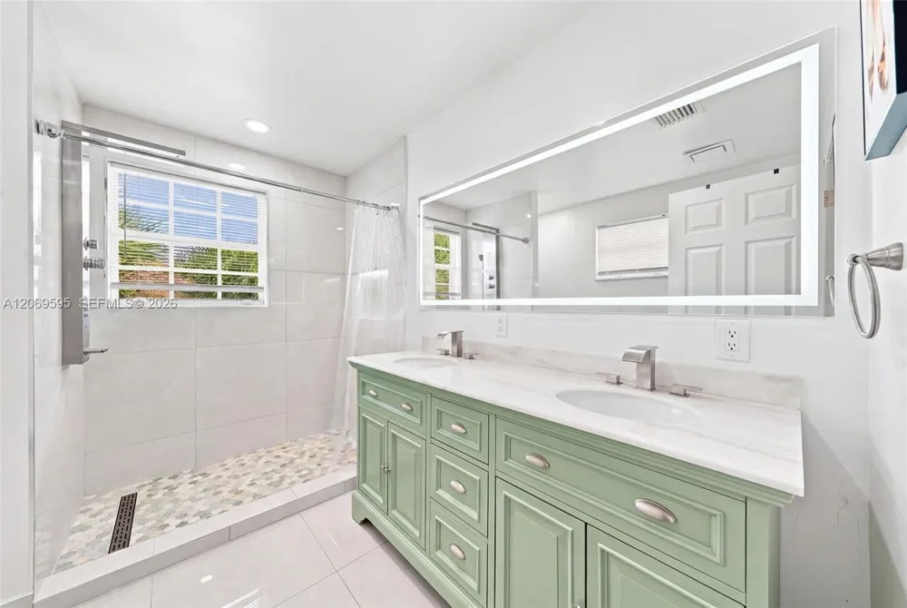 15872 NW 21st St Pembroke Pines, FL 33028