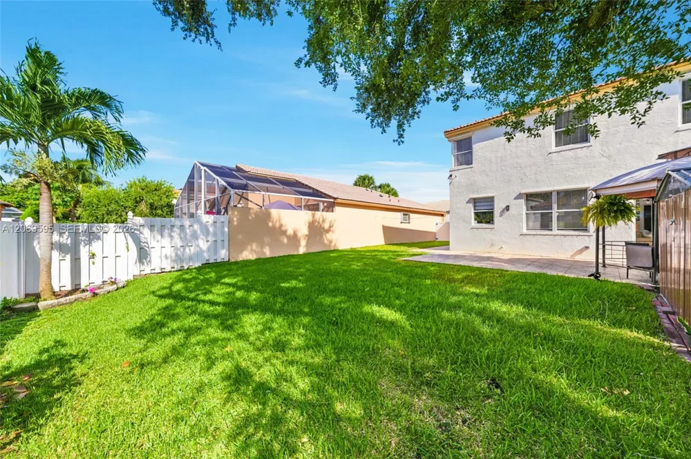 15872 NW 21st St Pembroke Pines, FL 33028