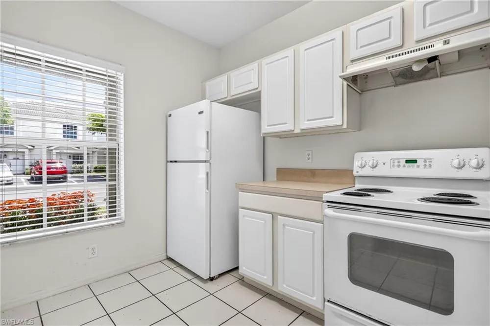 8073 Pacific Beach Drive Fort Myers, FL 33966