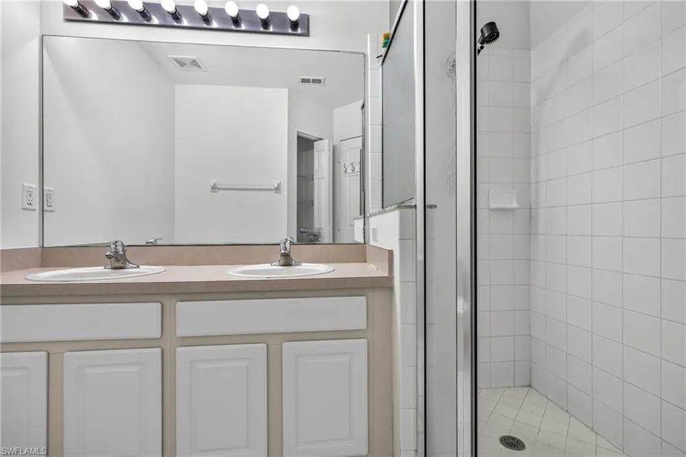 8073 Pacific Beach Drive Fort Myers, FL 33966