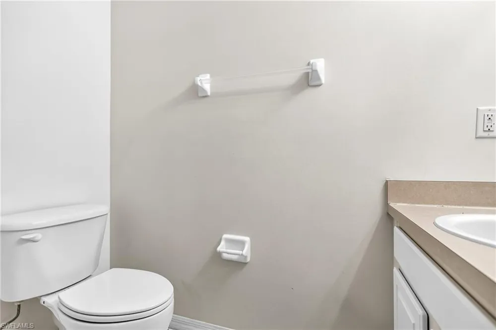 8073 Pacific Beach Drive Fort Myers, FL 33966