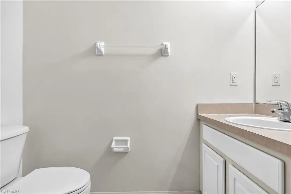 8073 Pacific Beach Drive Fort Myers, FL 33966