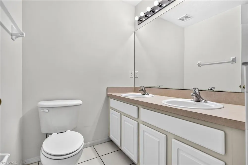 8073 Pacific Beach Drive Fort Myers, FL 33966