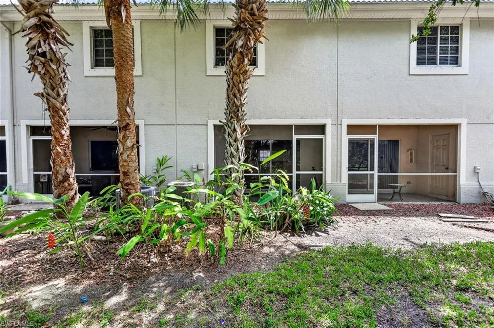 8073 Pacific Beach Drive Fort Myers, FL 33966