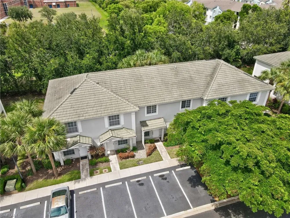8073 Pacific Beach Drive Fort Myers, FL 33966