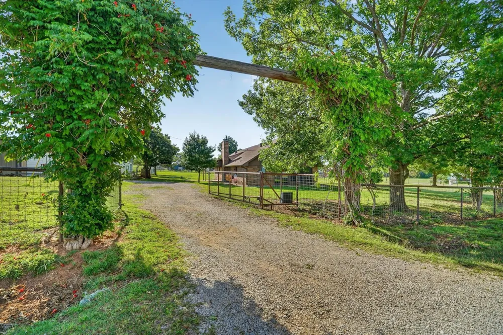 100 Green Meadows Circle Springtown, TX 76082