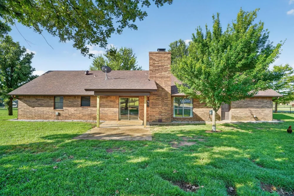 100 Green Meadows Circle Springtown, TX 76082