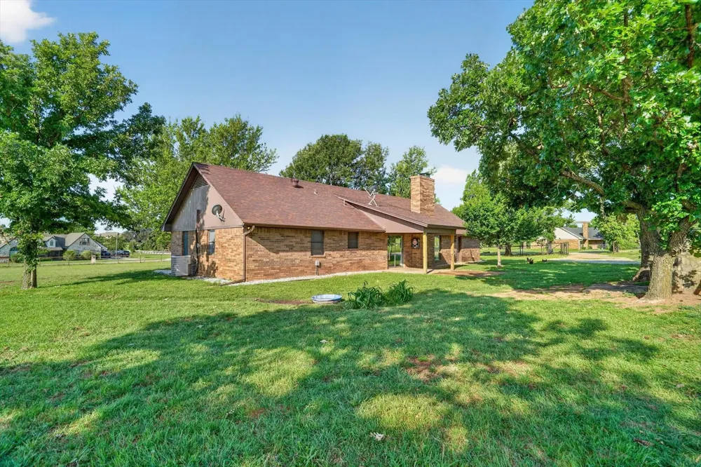 100 Green Meadows Circle Springtown, TX 76082