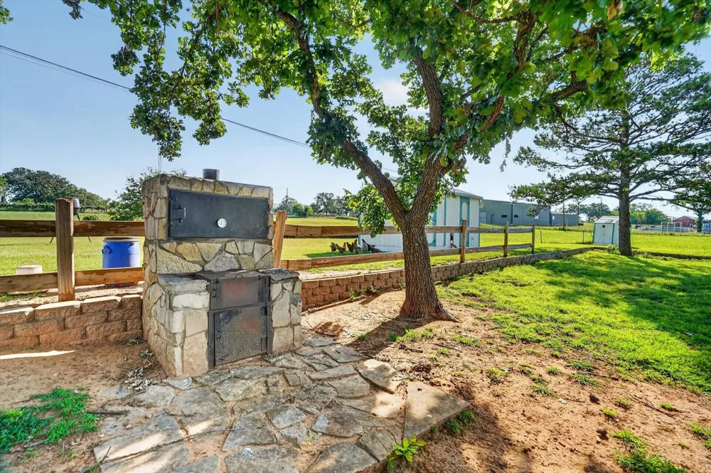 100 Green Meadows Circle Springtown, TX 76082