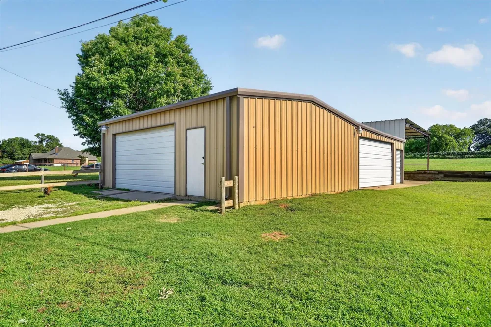 100 Green Meadows Circle Springtown, TX 76082