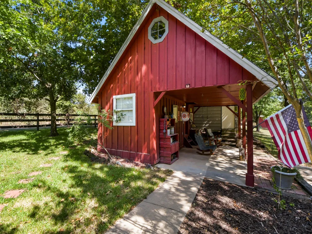 32 Rock House Road Bennington, OK 74723