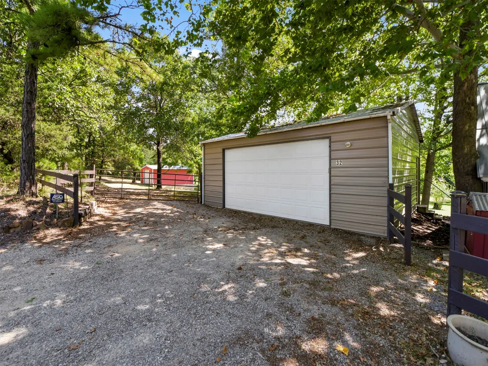 32 Rock House Road Bennington, OK 74723