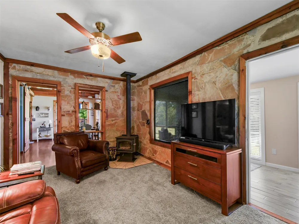 32 Rock House Road Bennington, OK 74723