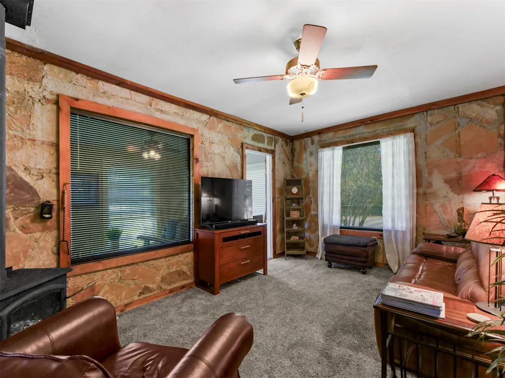 32 Rock House Road Bennington, OK 74723