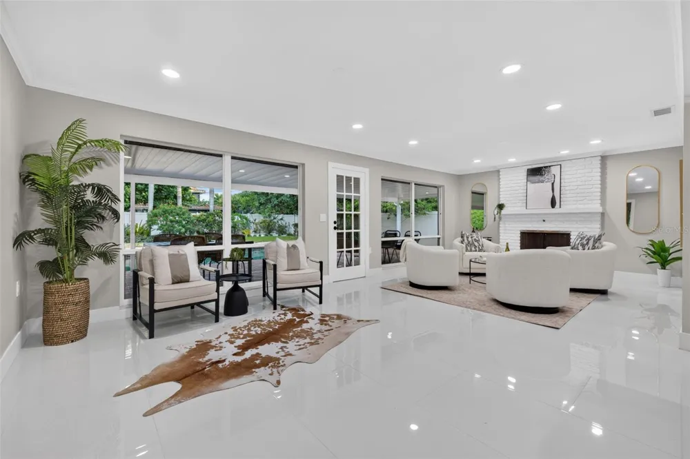 219 MIRAMAR BOULEVARD NE St Petersburg, FL 33704