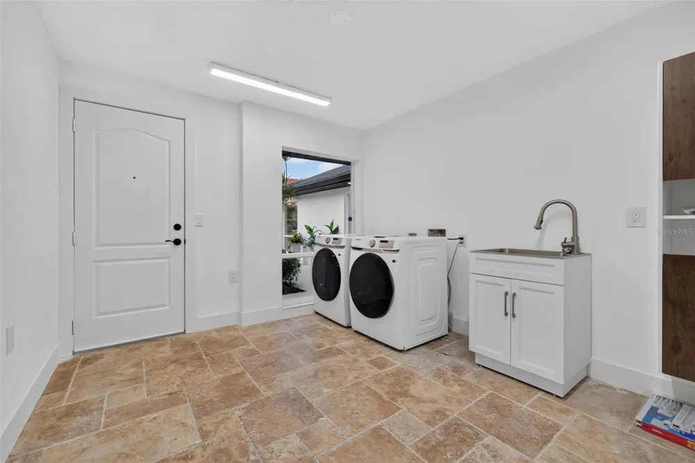 219 MIRAMAR BOULEVARD NE St Petersburg, FL 33704