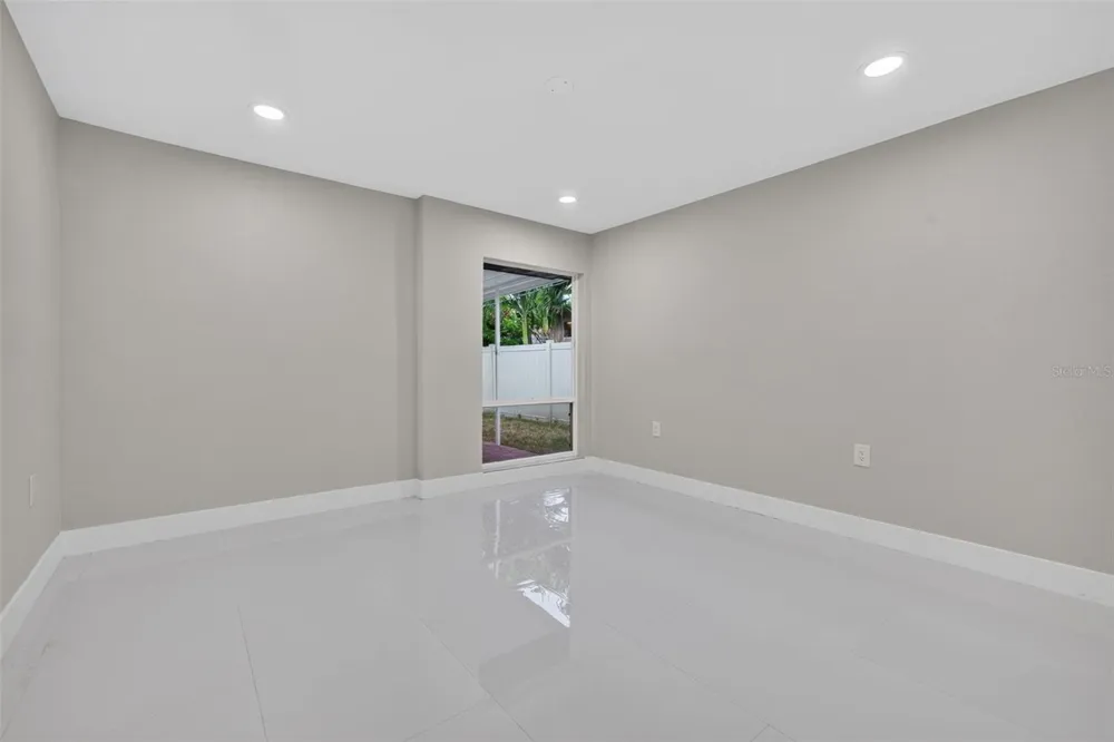 219 MIRAMAR BOULEVARD NE St Petersburg, FL 33704
