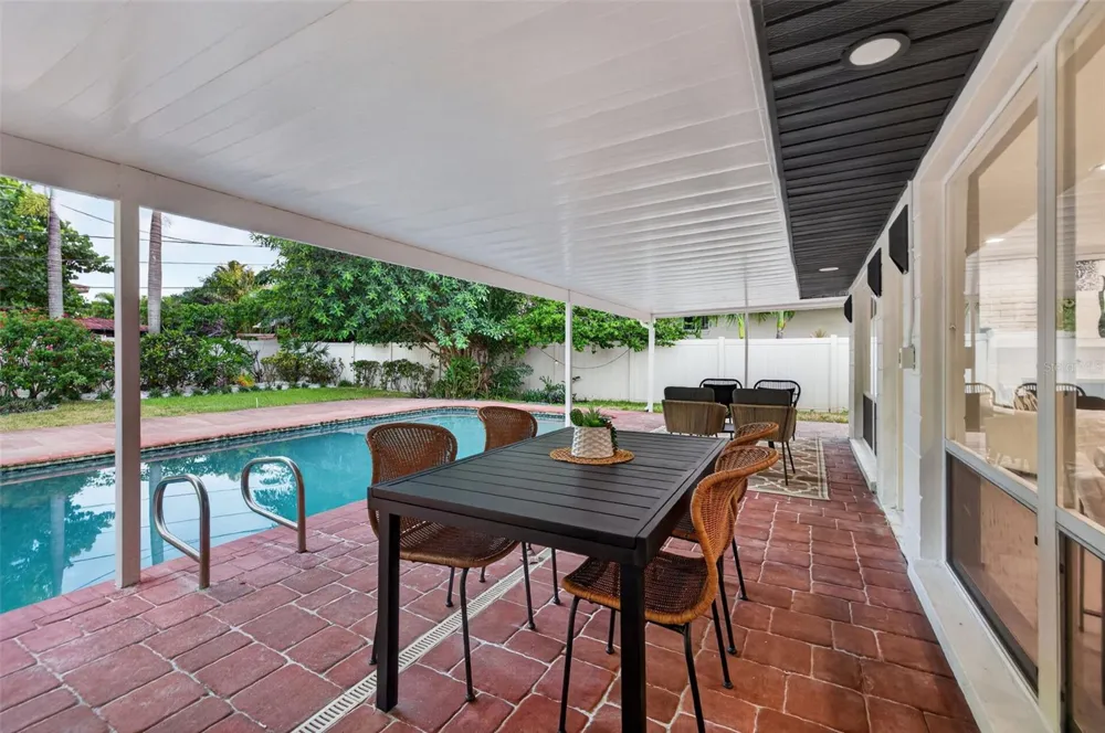 219 MIRAMAR BOULEVARD NE St Petersburg, FL 33704
