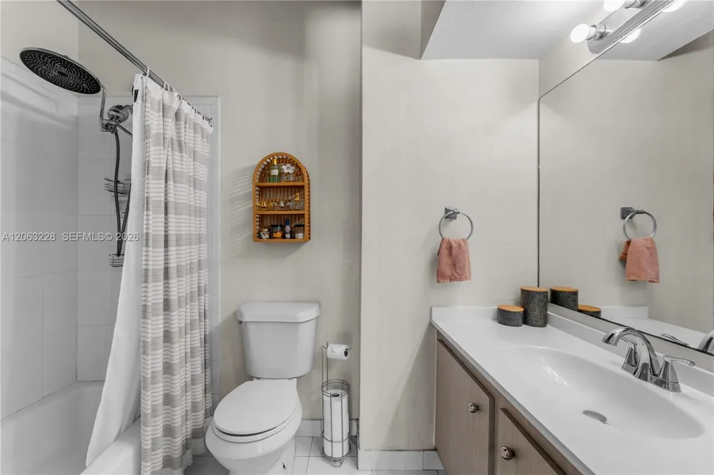 11209 SW 114th Lane Circle Miami, FL 33176
