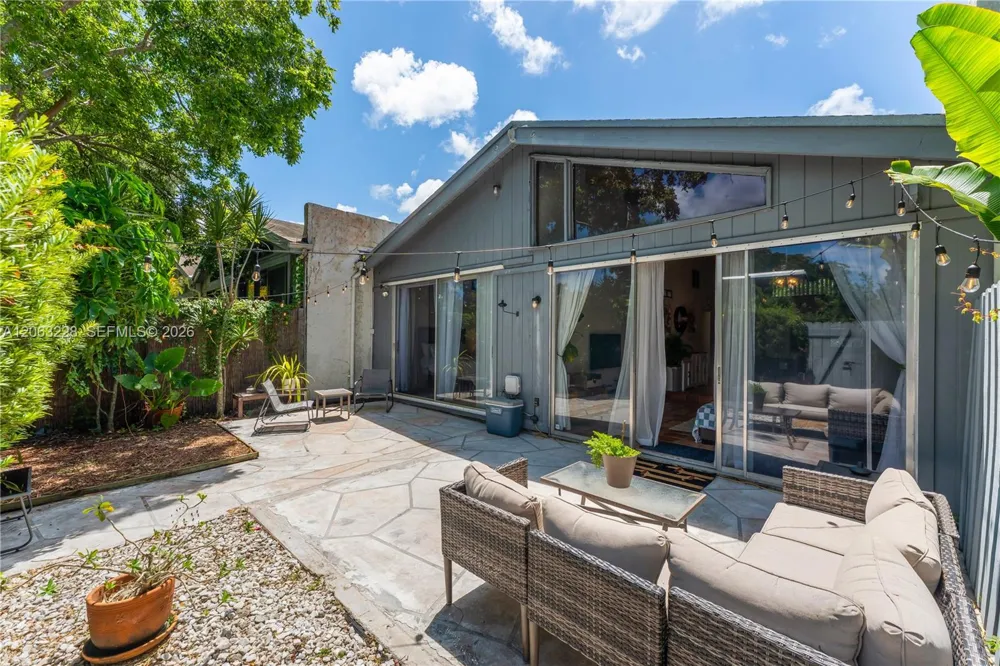 11209 SW 114th Lane Circle Miami, FL 33176