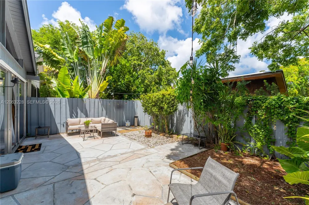 11209 SW 114th Lane Circle Miami, FL 33176