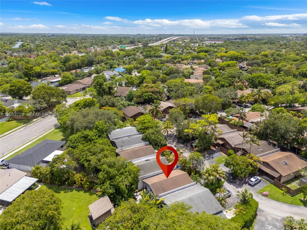 11209 SW 114th Lane Circle Miami, FL 33176