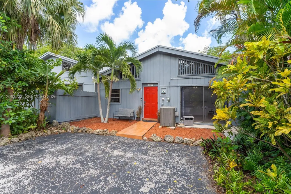 11209 SW 114th Lane Circle Miami, FL 33176