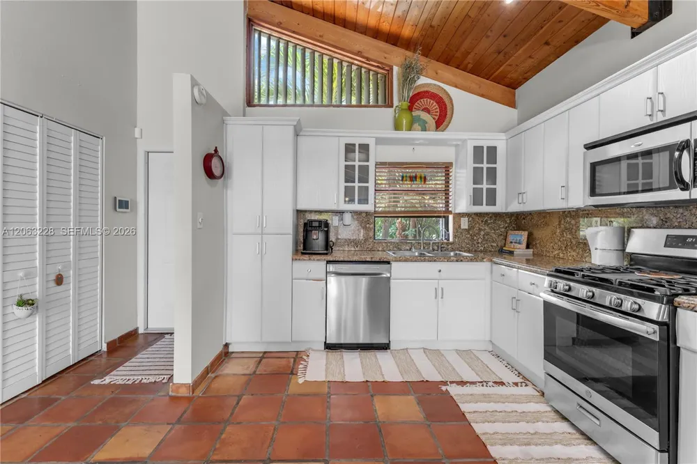 11209 SW 114th Lane Circle Miami, FL 33176