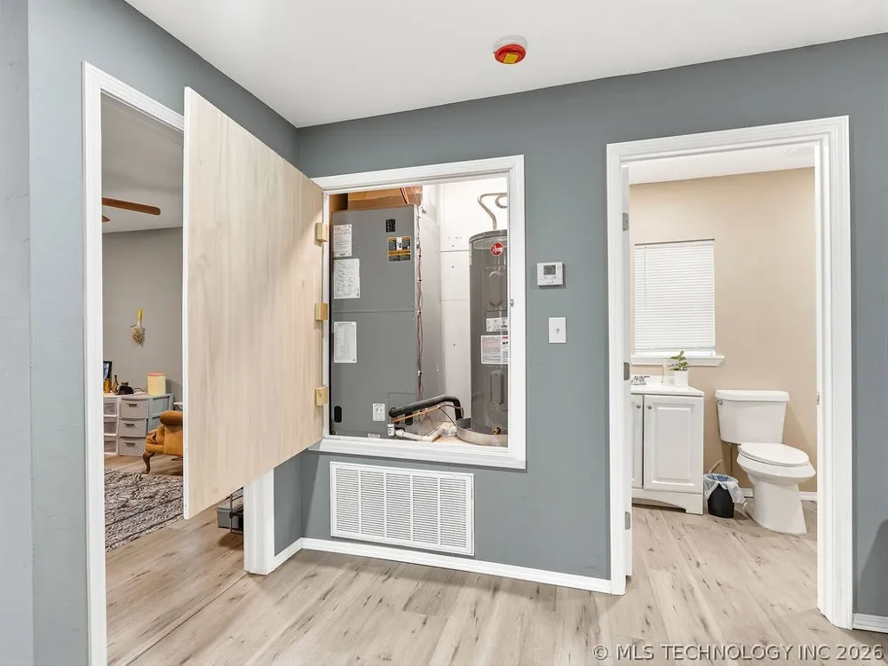 810 W 2nd Ada, OK 74820