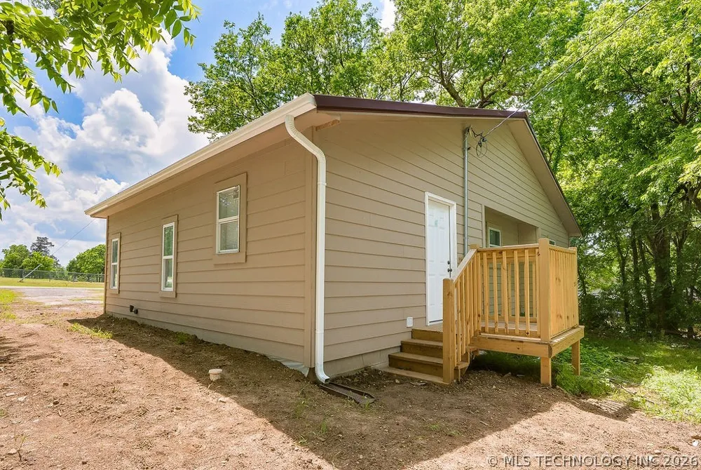 810 W 2nd Ada, OK 74820