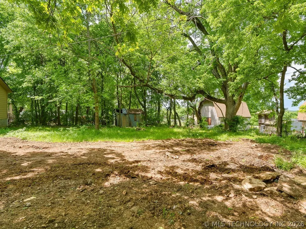 810 W 2nd Ada, OK 74820