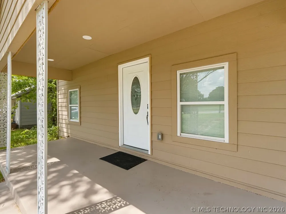 810 W 2nd Ada, OK 74820