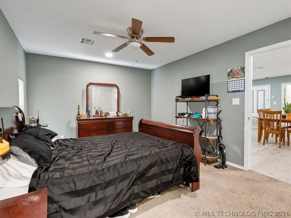 810 W 2nd Ada, OK 74820