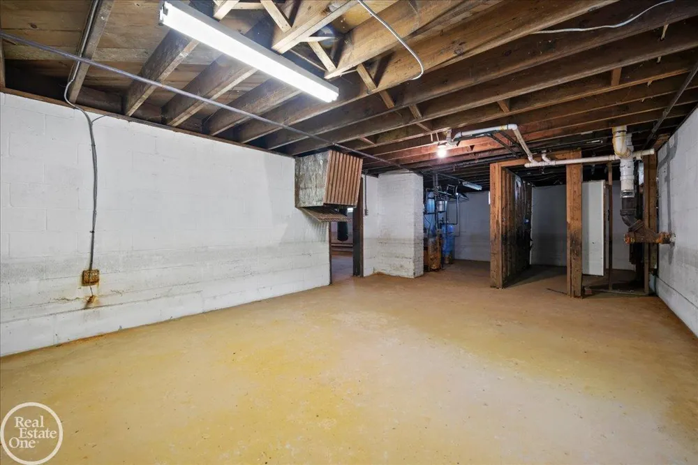 6277 Fred W Moore Highway China Township, MI 48054