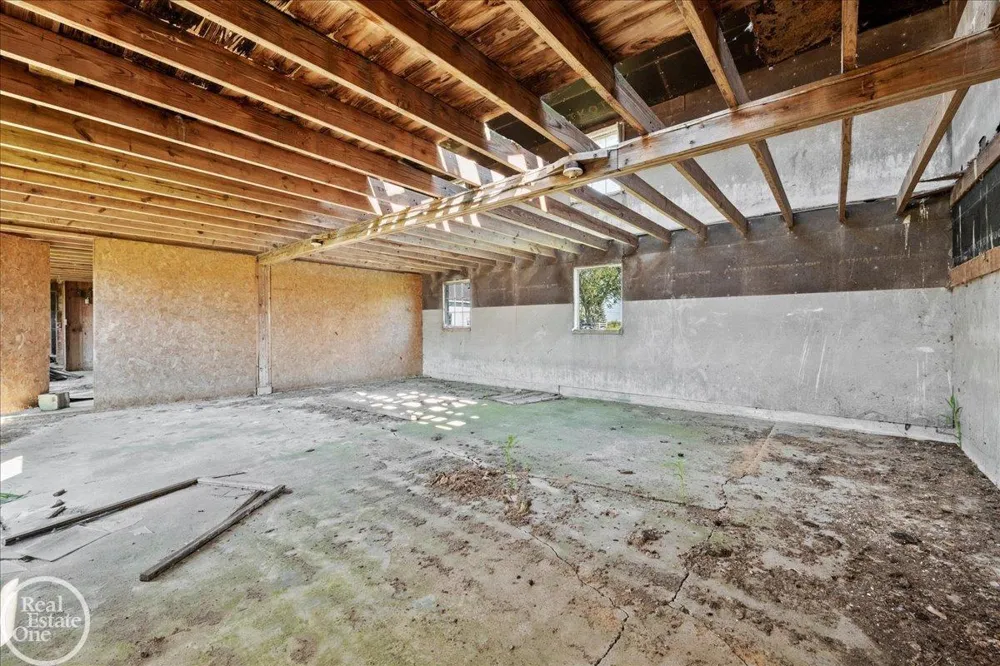 6277 Fred W Moore Highway China Township, MI 48054