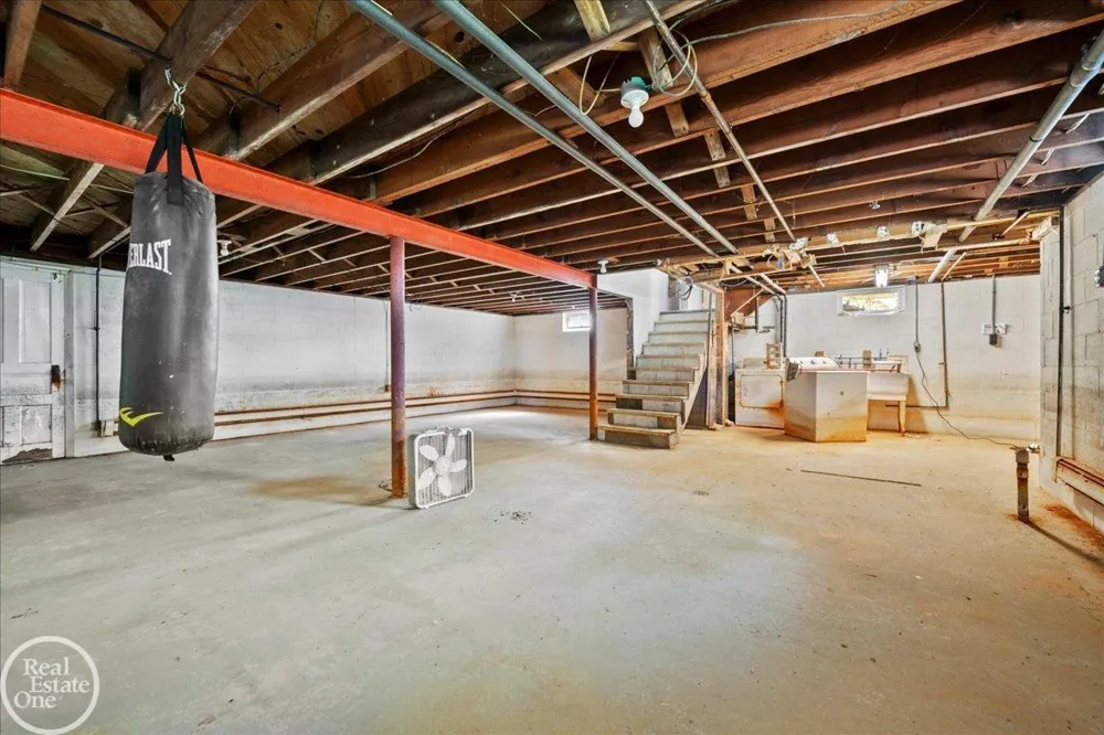 6277 Fred W Moore Highway China Township, MI 48054