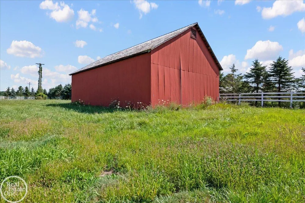 6277 Fred W Moore Highway China Township, MI 48054
