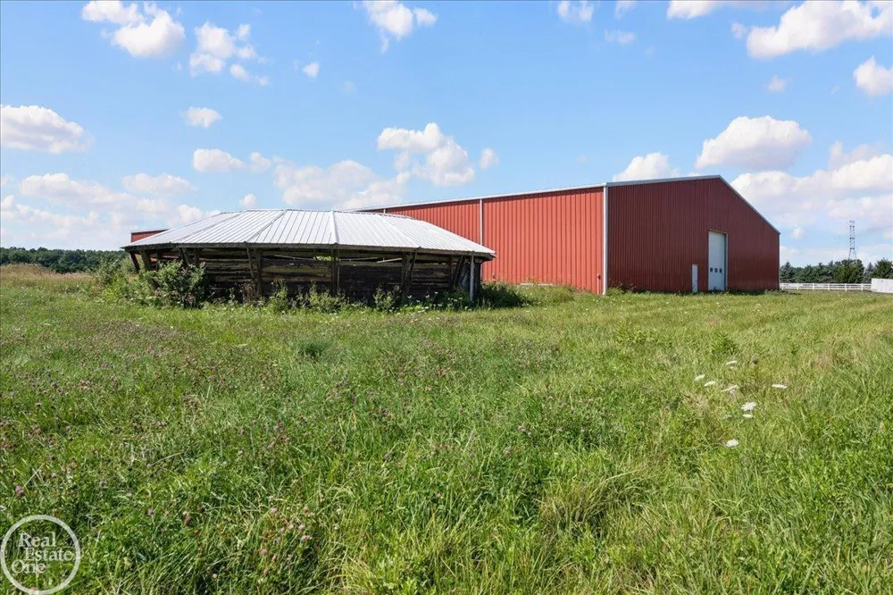 6277 Fred W Moore Highway China Township, MI 48054