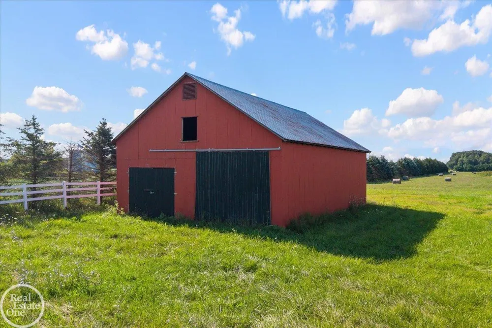 6277 Fred W Moore Highway China Township, MI 48054