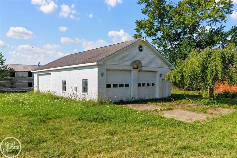 6277 Fred W Moore Highway China Township, MI 48054