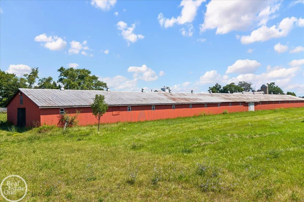6277 Fred W Moore Highway China Township, MI 48054
