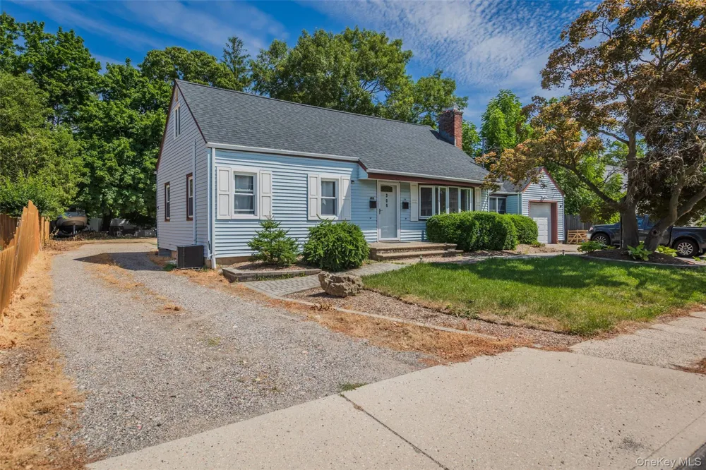 306 5th Avenue East Northport, NY 11731