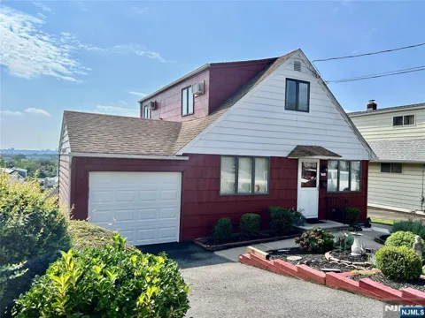 729 7th Street