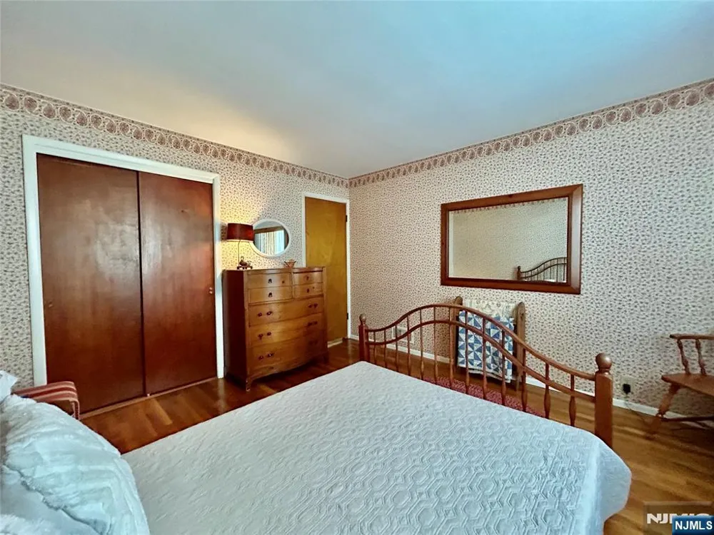 729 7th Street Carlstadt, NJ 07072