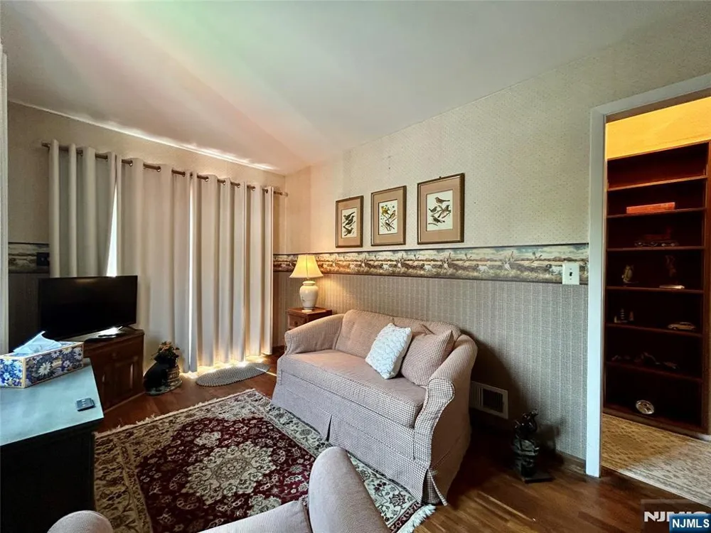 729 7th Street Carlstadt, NJ 07072
