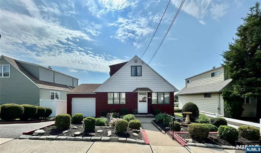 729 7th Street Carlstadt, NJ 07072