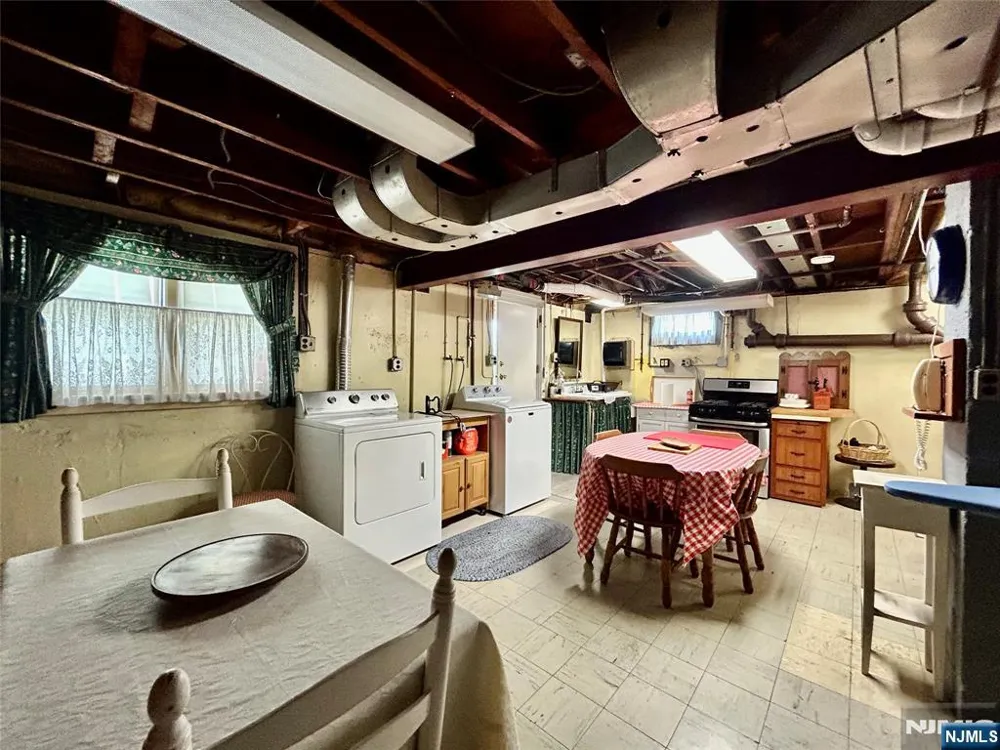 729 7th Street Carlstadt, NJ 07072