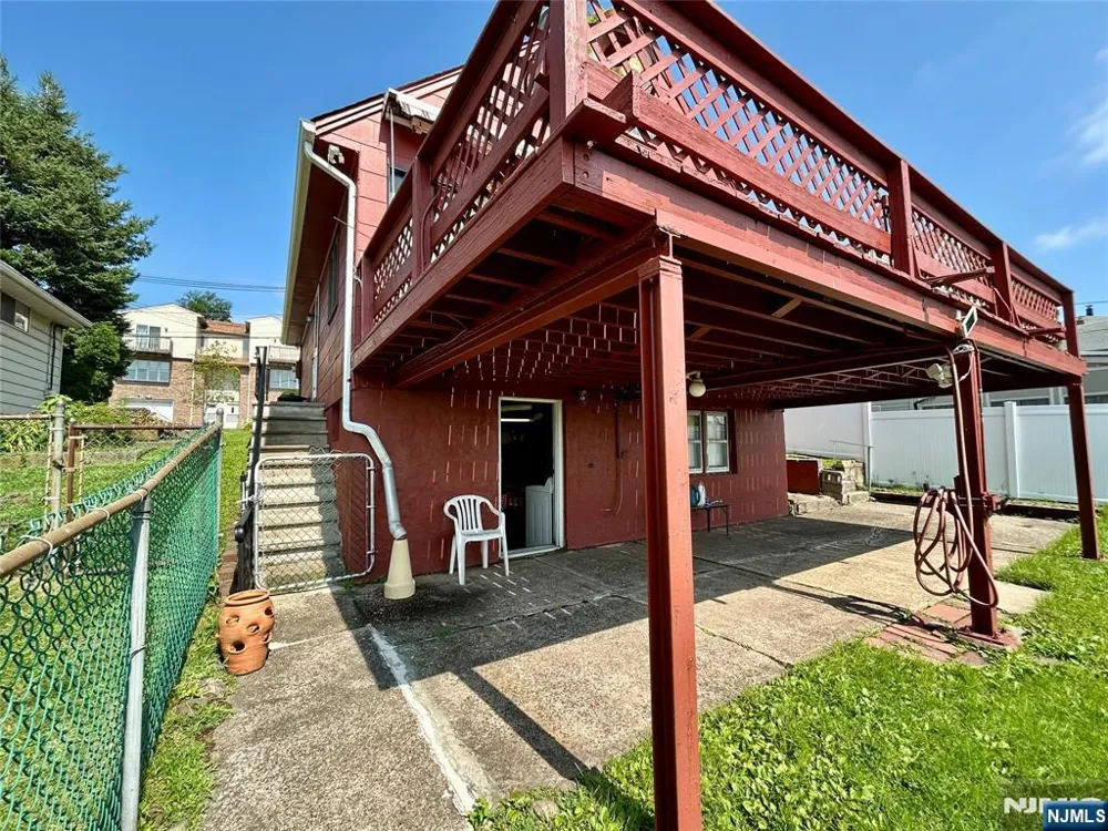 729 7th Street Carlstadt, NJ 07072