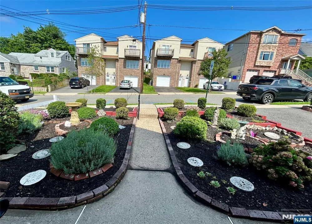 729 7th Street Carlstadt, NJ 07072
