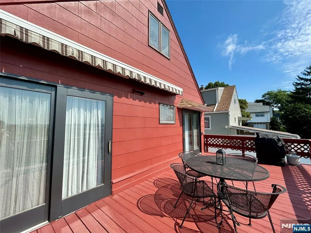 729 7th Street Carlstadt, NJ 07072